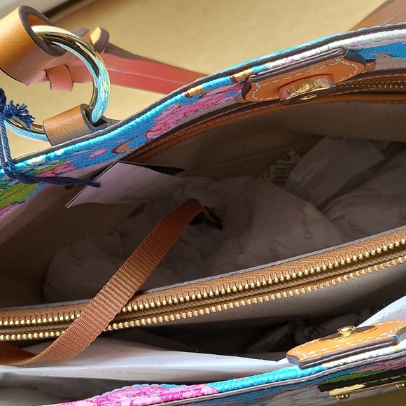 Hydrangea Monogram Nelly Tote nwt - Picture 5 of 9